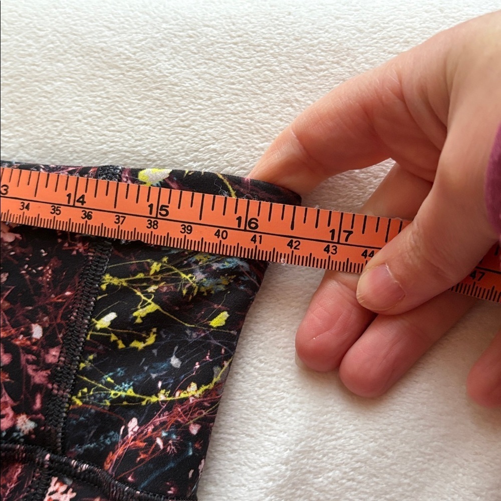 LULULEMON ‘Foilage’ Activewear Leggings - Picture 10 of 12